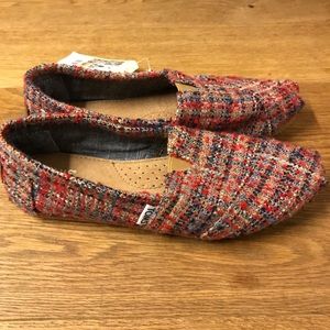 Classic red boucle Toms slip-on - brand new!